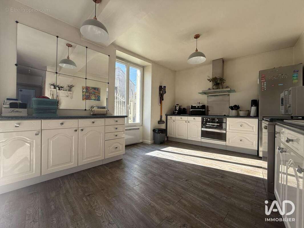 Maison 115 m² à Ville-Saint-Jacques  - photo 8