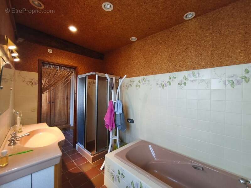 Maison à vendre 7 pièces 234 m² LE BOURG D'HEM (23) Lac pêche gîte 2 Maisons 1 Grange 1 Garage 1 terrain - photo 9