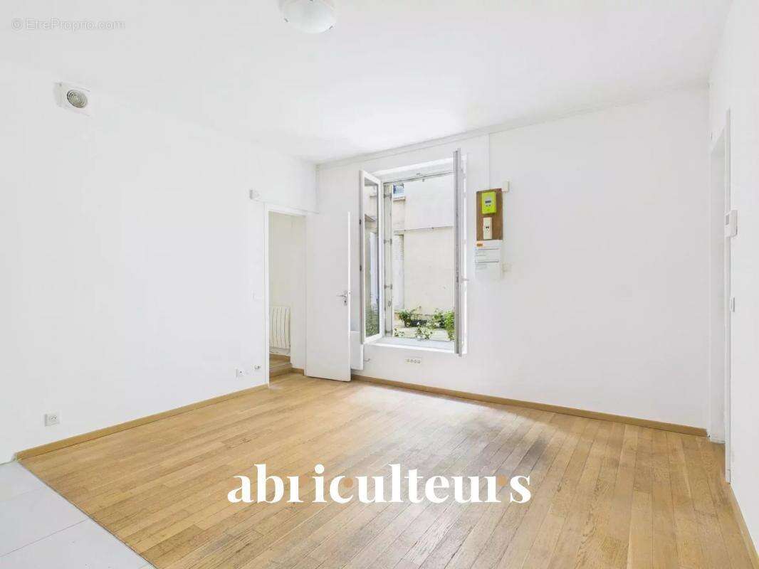 Appartement à PARIS-7E