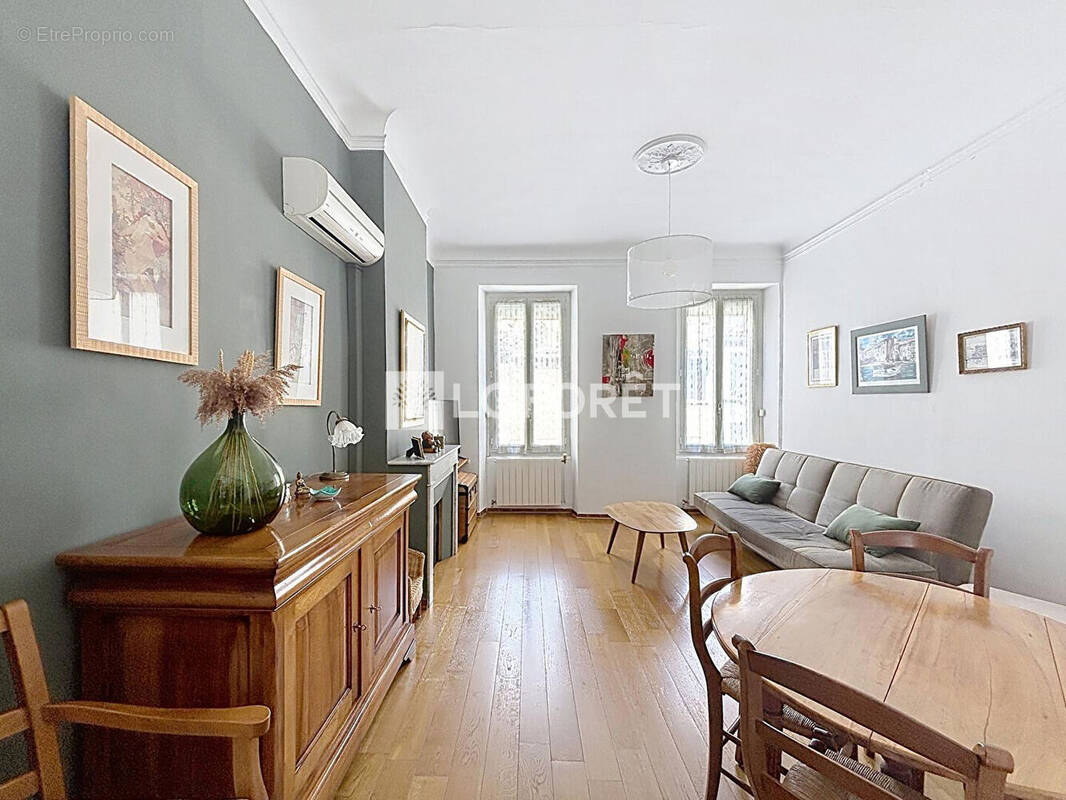 Appartement à MARSEILLE-7E