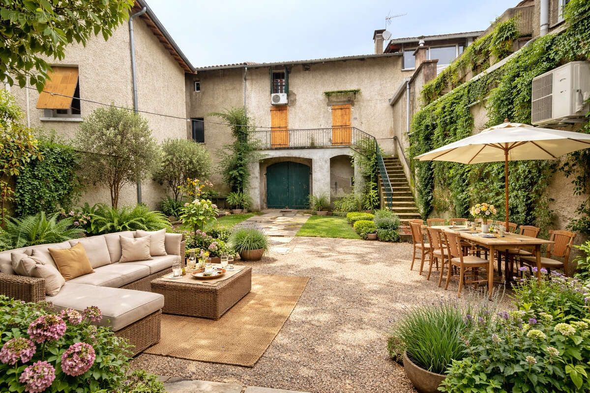 Appartement à GENAY