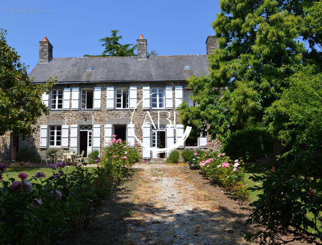 Maison à TESSE-FROULAY