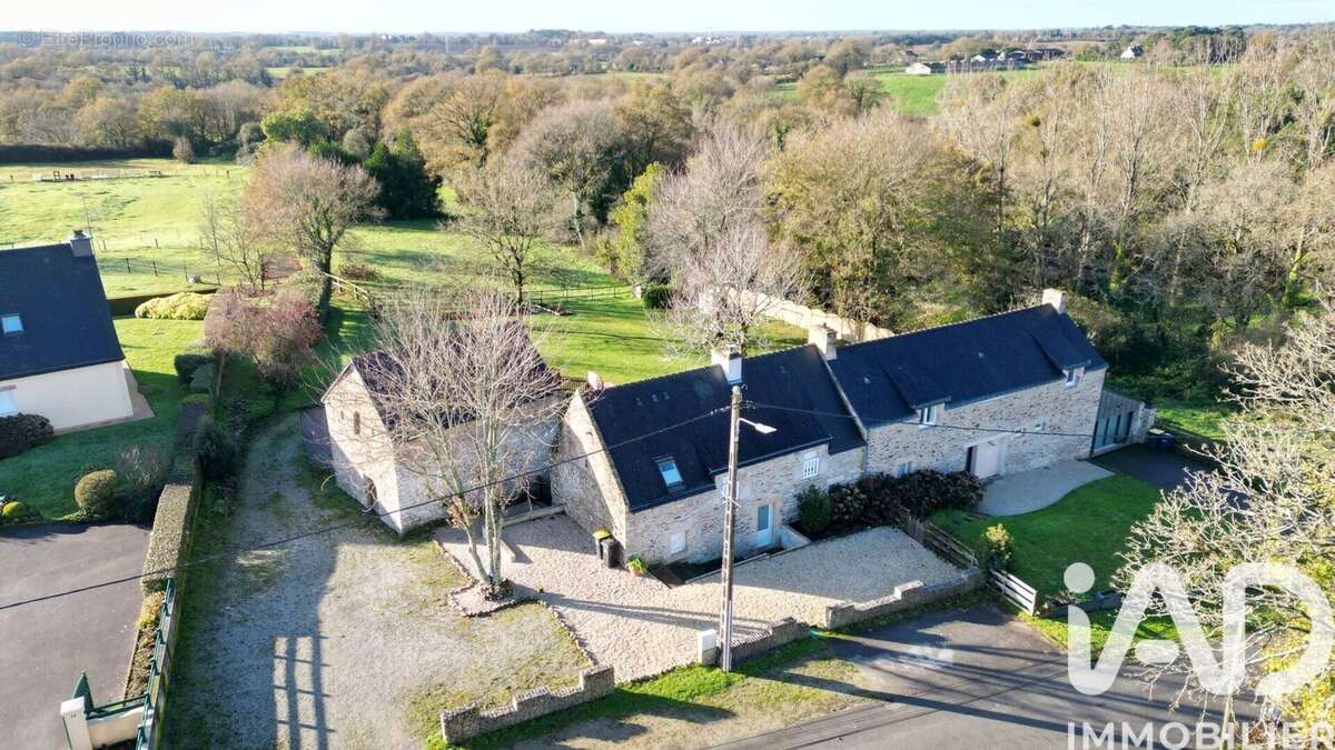 Photo 2 - Maison à SAINT-AVE