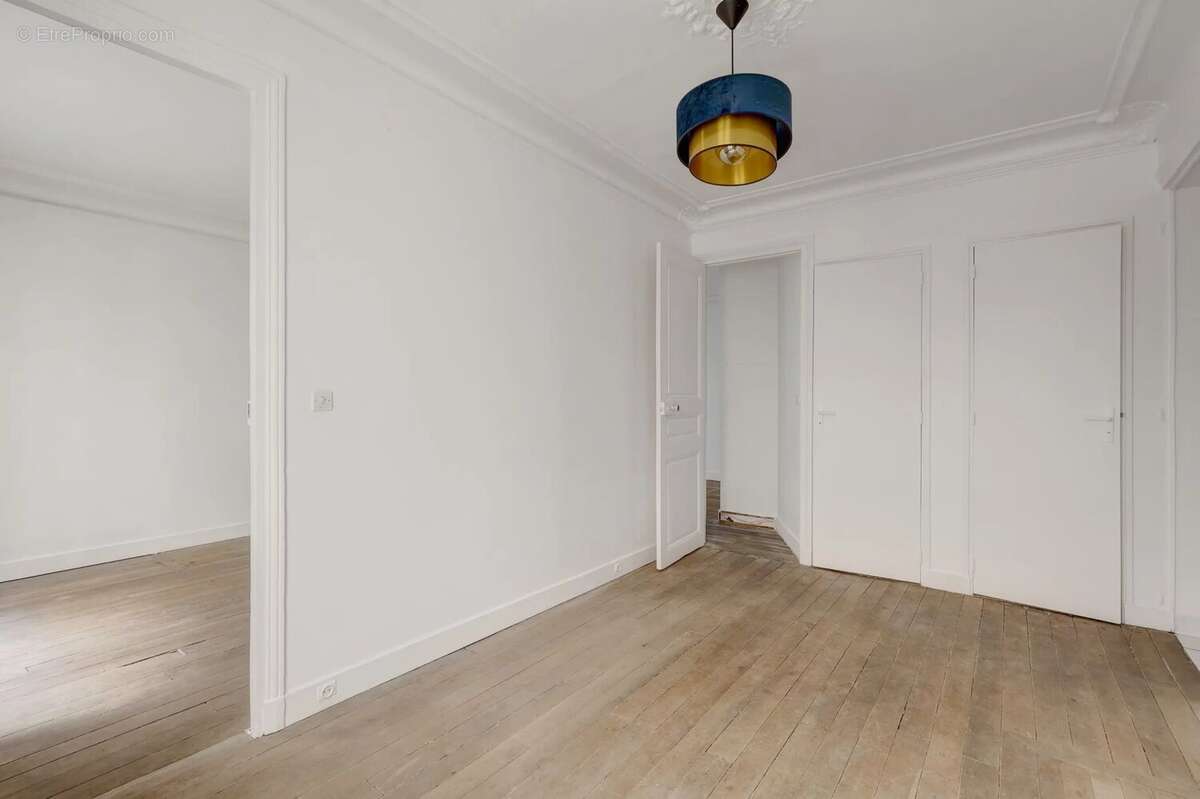 Appartement à PARIS-1E