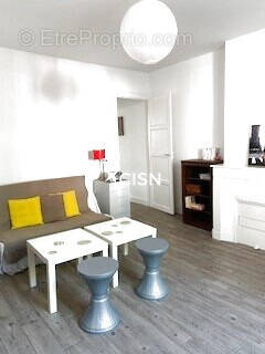 Entre hotel de ville et front de mer petit appartement deux pieces de 36m2 - photo 2