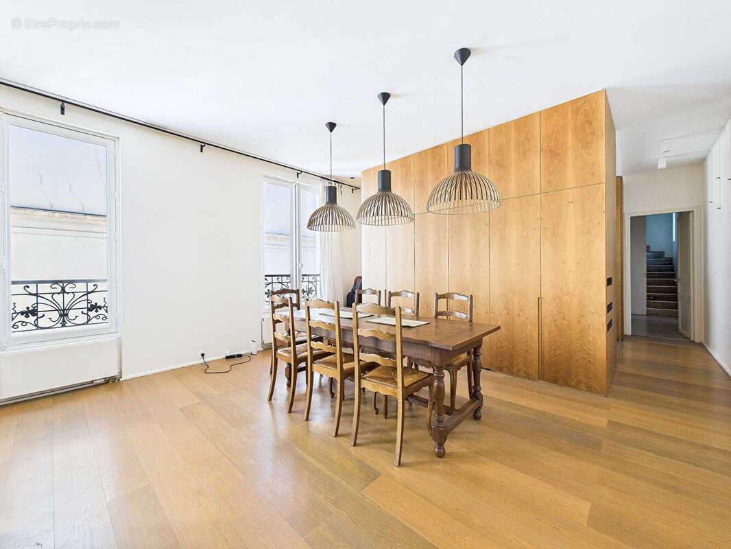 Appartement à PARIS-17E