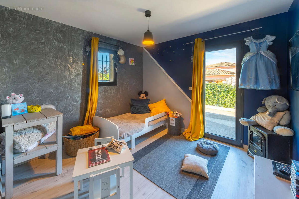 Maison à PUGET-SUR-ARGENS