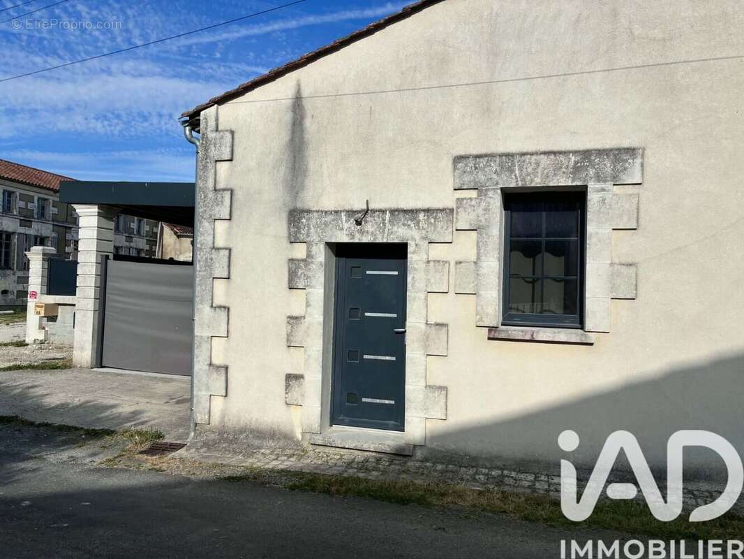Maison 263 m² à Sainte-Lheurine  - photo 5