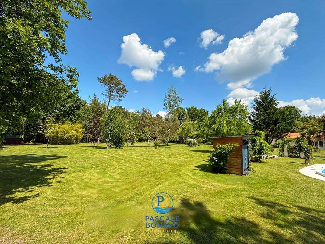 Maison à VENDAYS-MONTALIVET