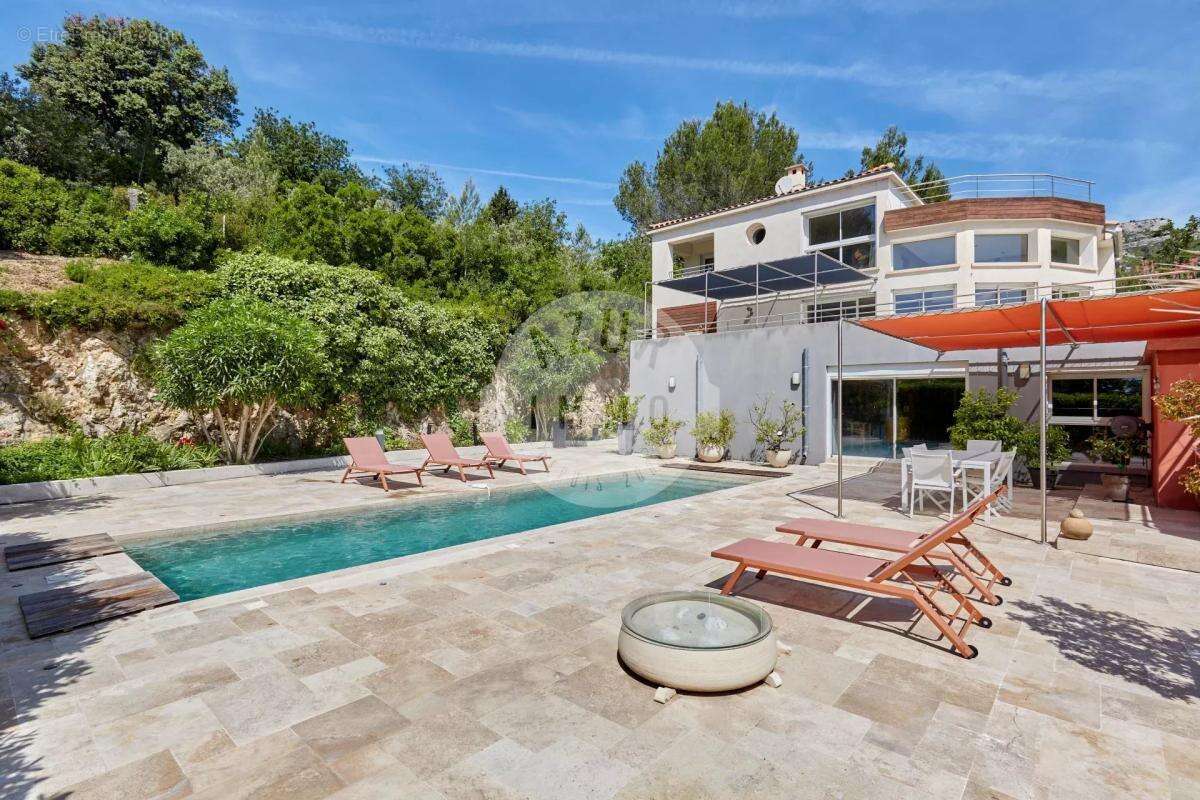 Maison à ROQUEVAIRE