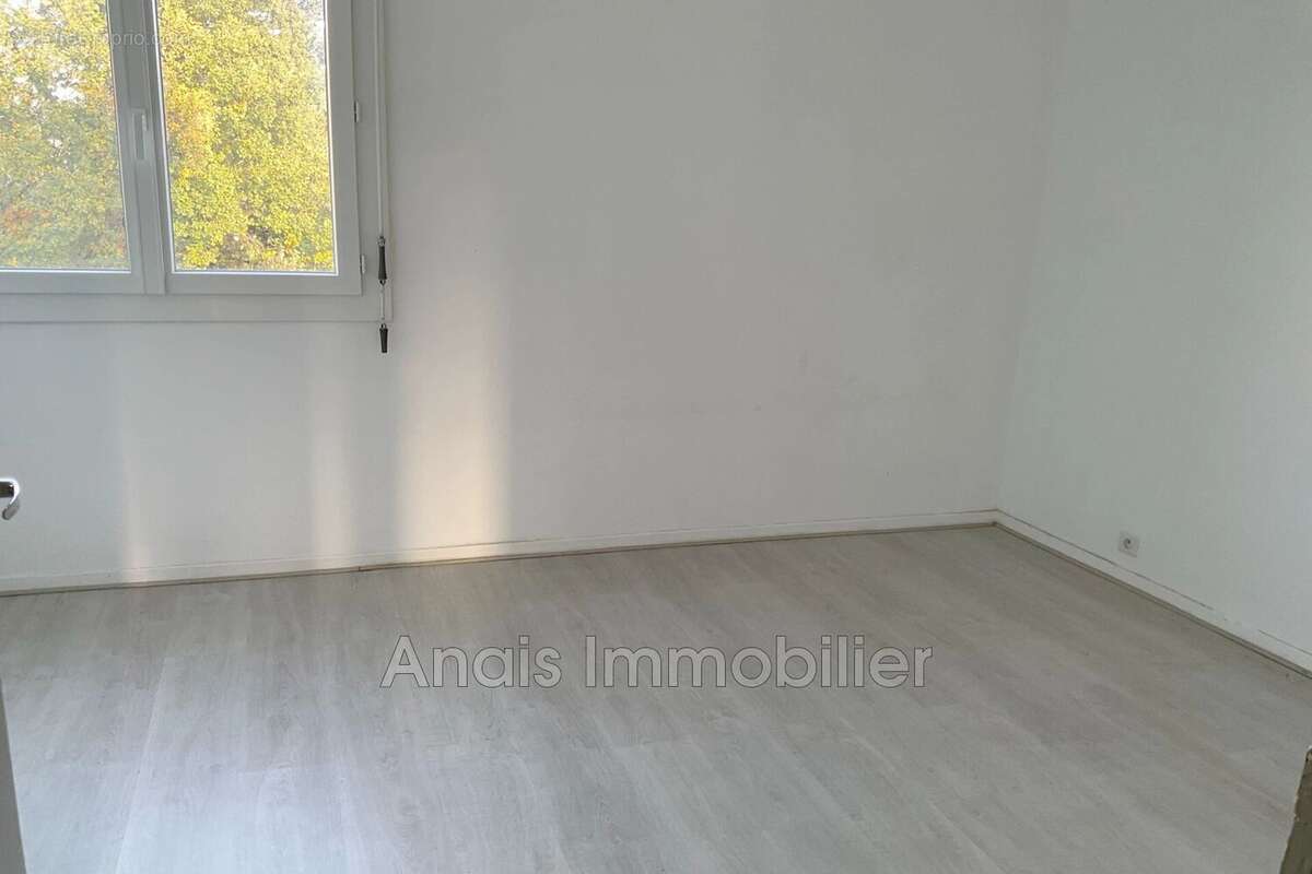 Appartement à COGOLIN