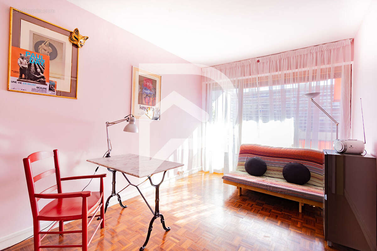 Appartement à MARSEILLE-6E