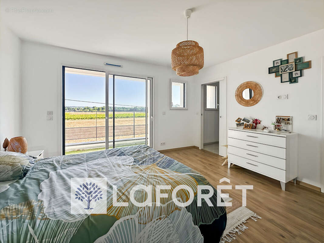 Maison contemporaine 2020 - 199 m² - 4 chambres - Terrain 999 m² entre SAINTES (17100), PONS (17800) et COGNAC (16100) - photo 15
