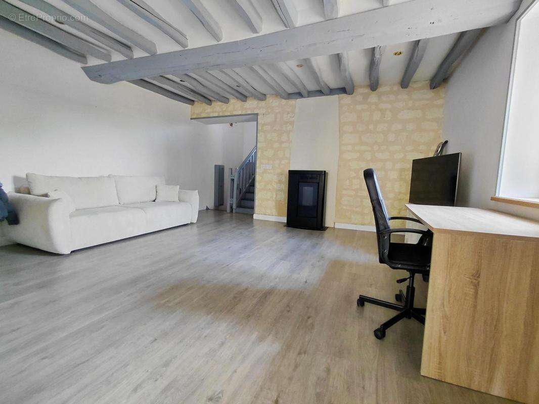 Maison de pierre 3/4 chambres avec dépendances rénovées - photo 3