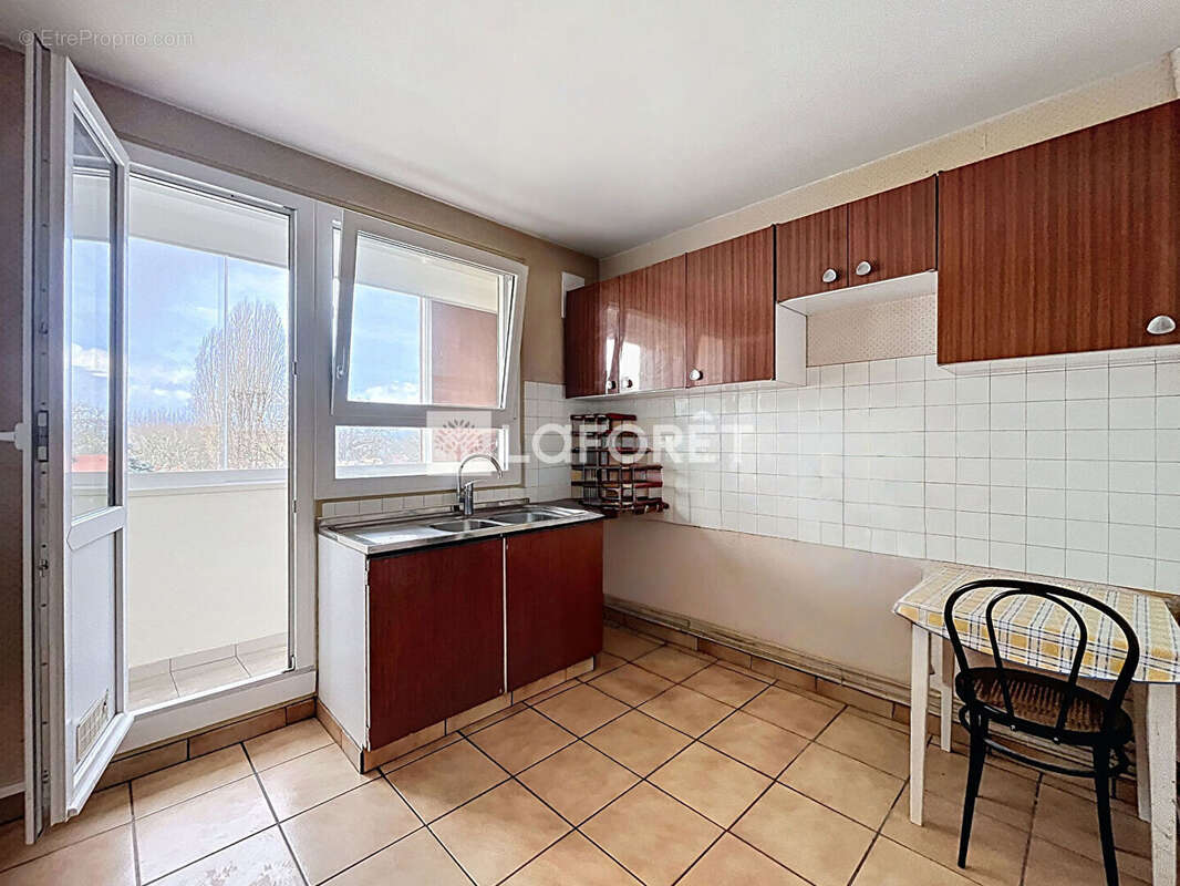 Appartement à SAINT-MICHEL-SUR-ORGE