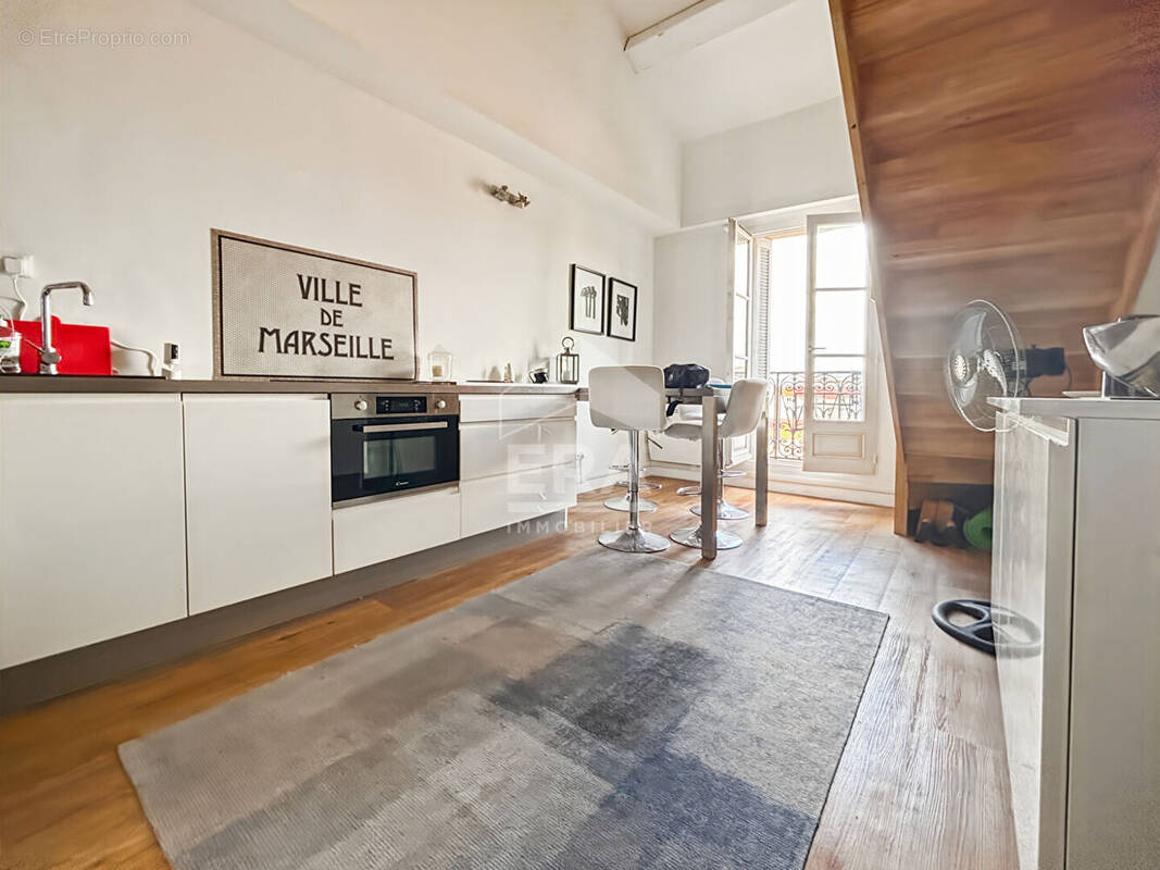 Appartement à MARSEILLE-2E