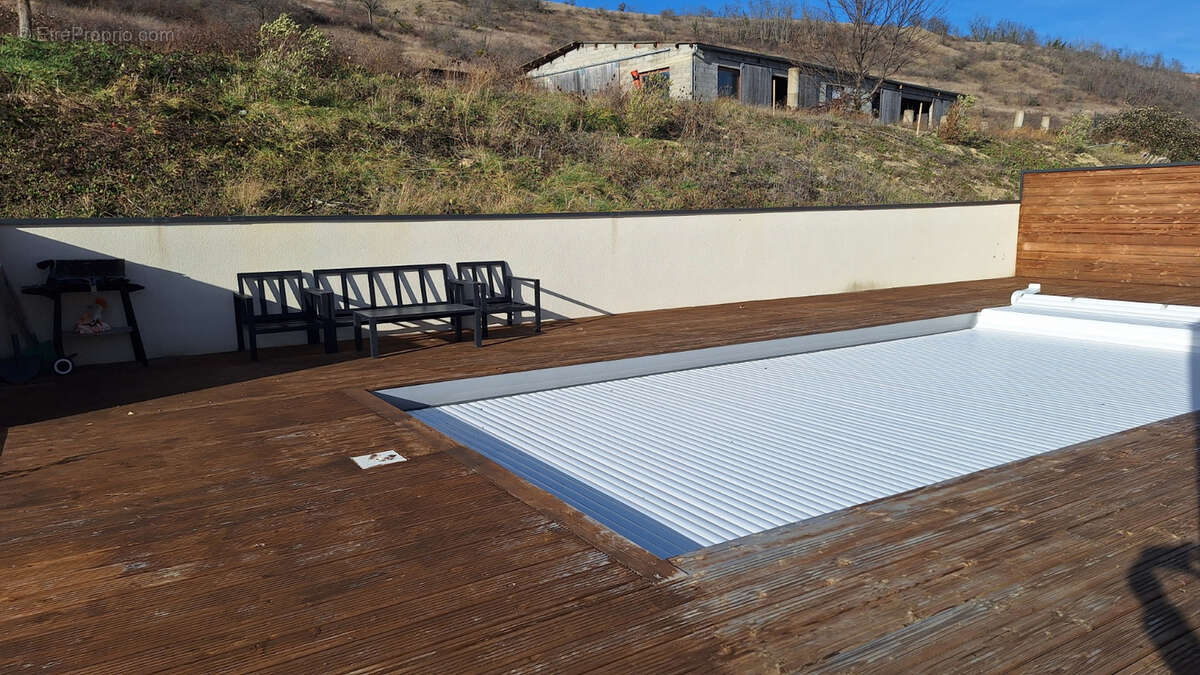 Maison à LES MARTRES-DE-VEYRE