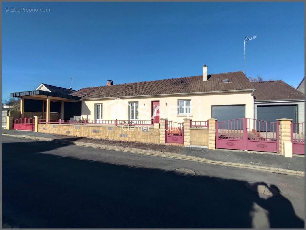 Photo 1 - Maison à CRAON