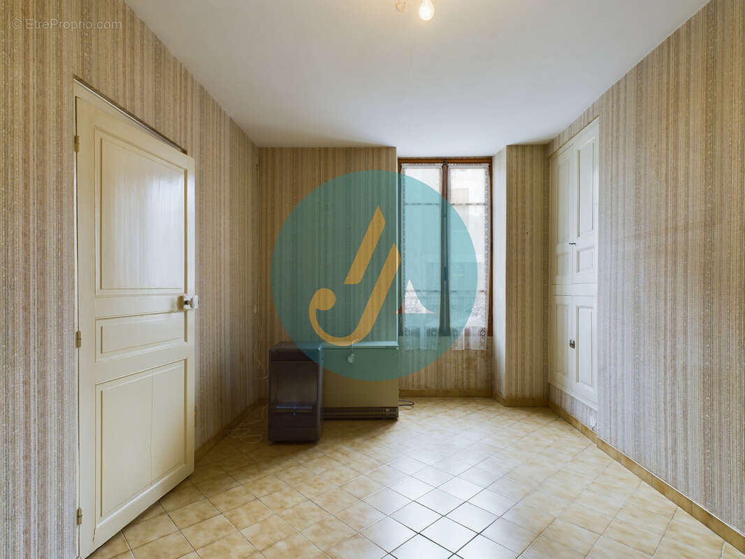 Maison de village polyvalente à Arquian : résidence principale, secondaire ou investissement locatif - photo 13