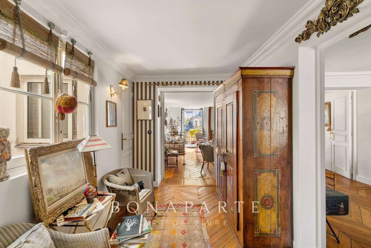 Paris 8ᵉ – Madeleine  Appartement 5 pièces avec balcon - photo 9