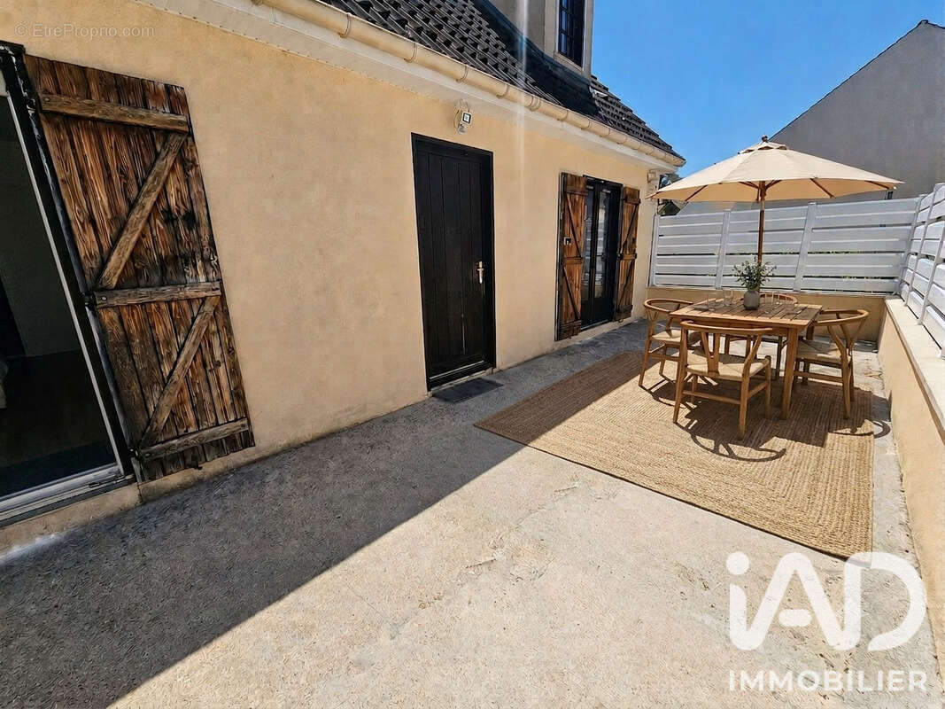 Maison 136 m² à Saint-Michel-Sur-Orge  - photo 2