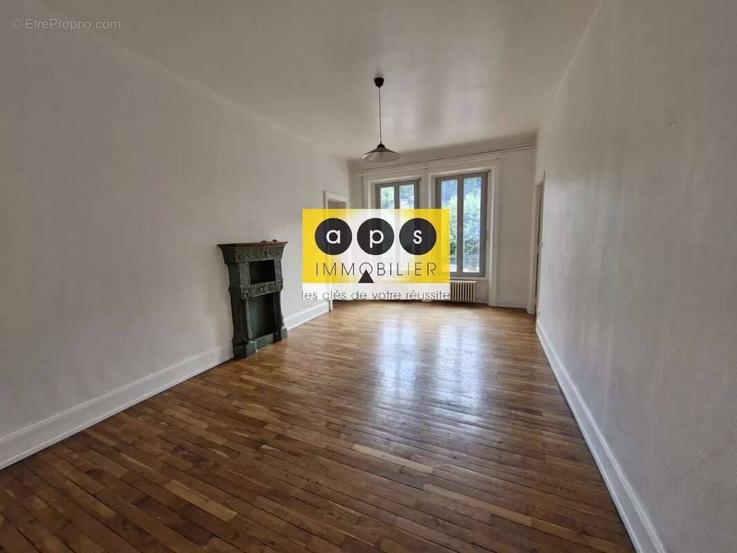 Appartement à SALINS-LES-BAINS