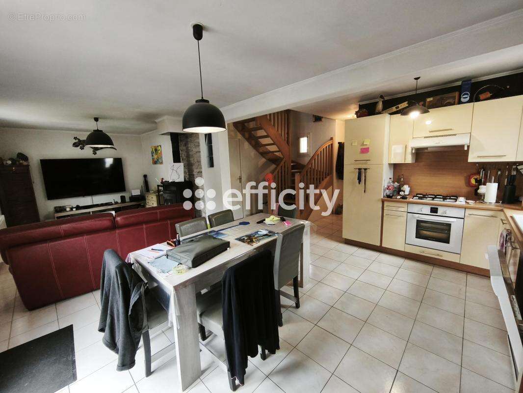 Maison 106 m² à Saint-Pierre-De-Plesguen  - photo 4