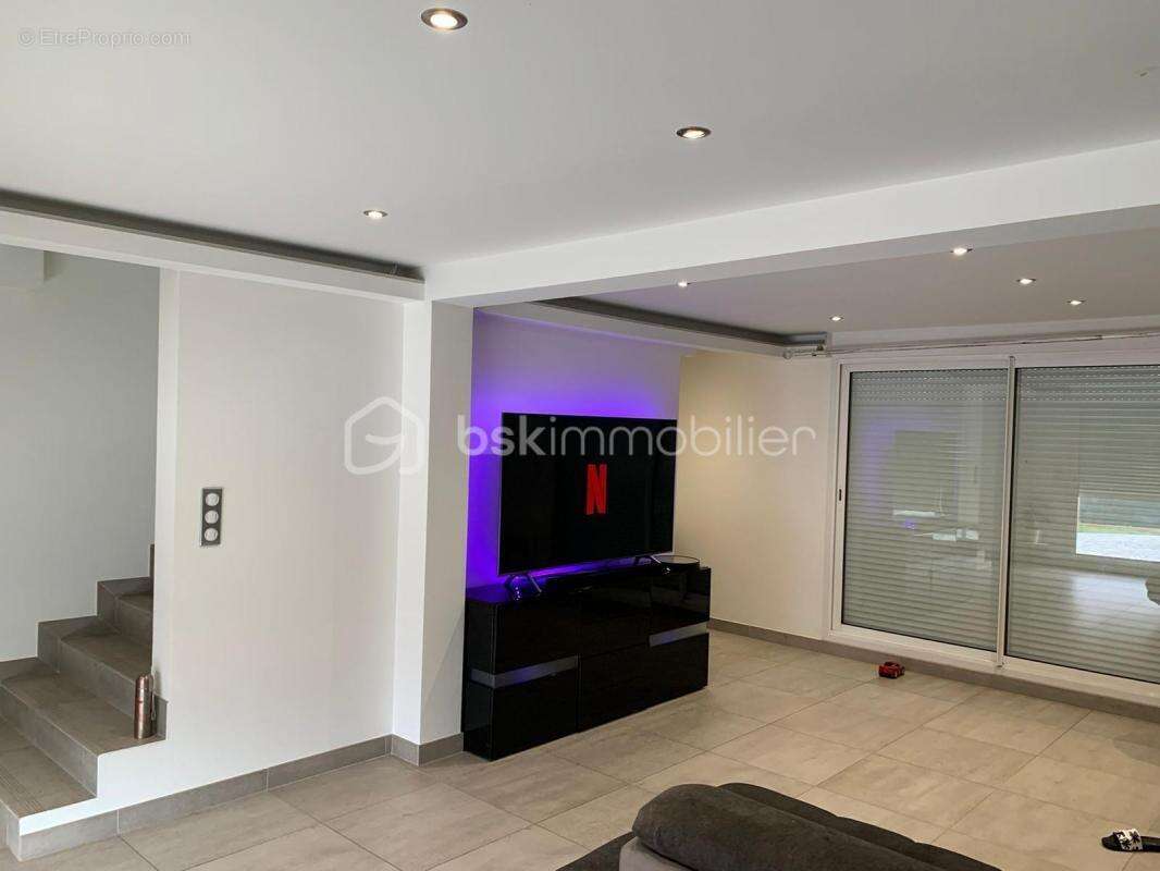 Maison à SAINT-PIERRE-DU-PERRAY