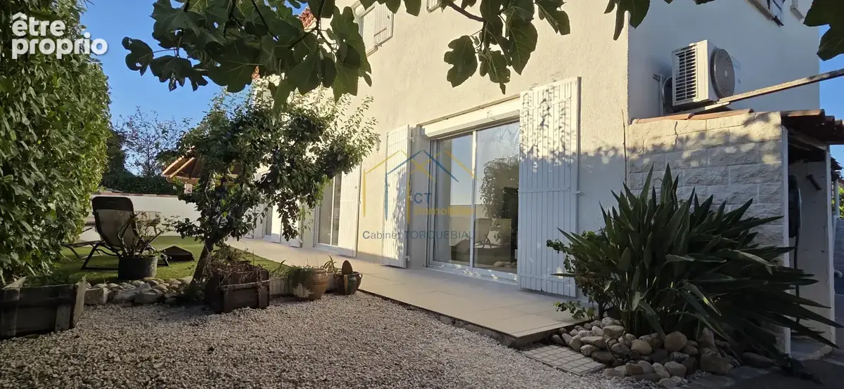 Grande villa avec 5 chambres, piscine et vue dégagée - photo 4