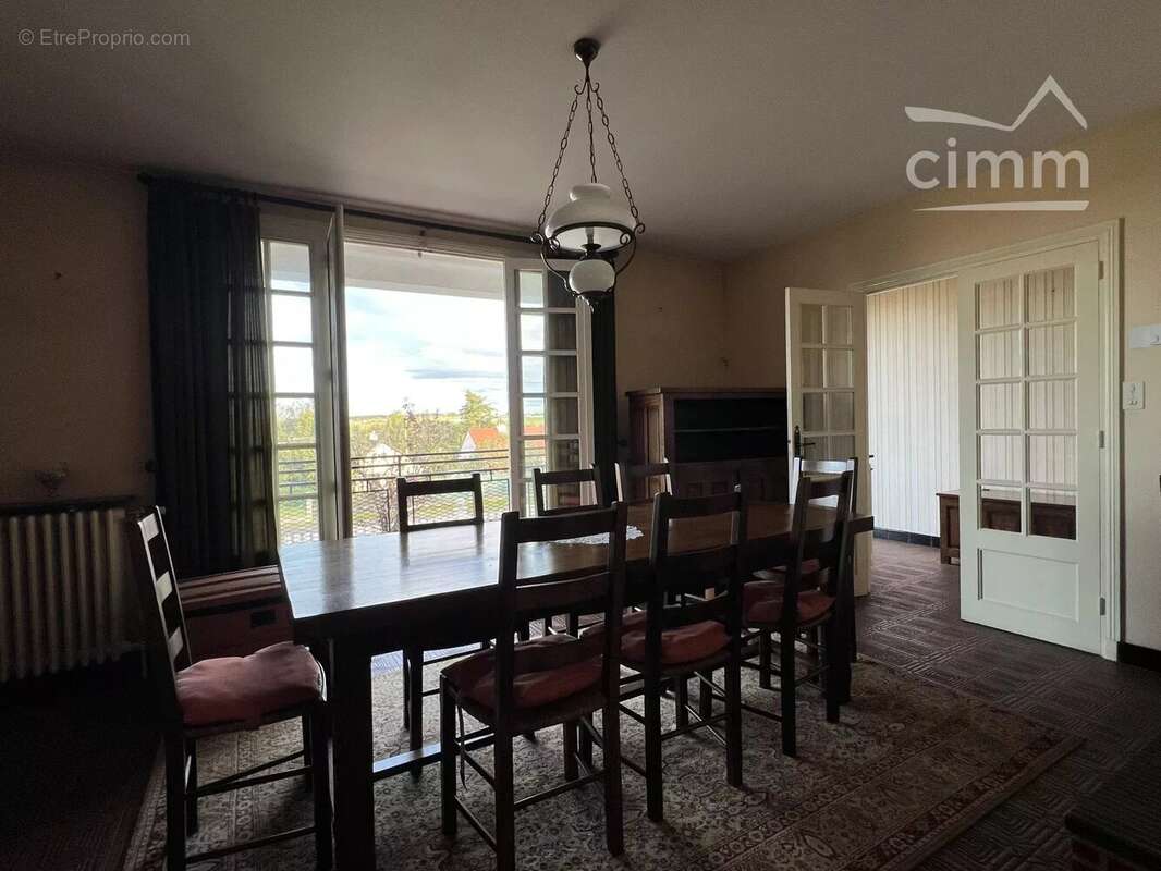 Maison à DOMPIERRE-SUR-BESBRE