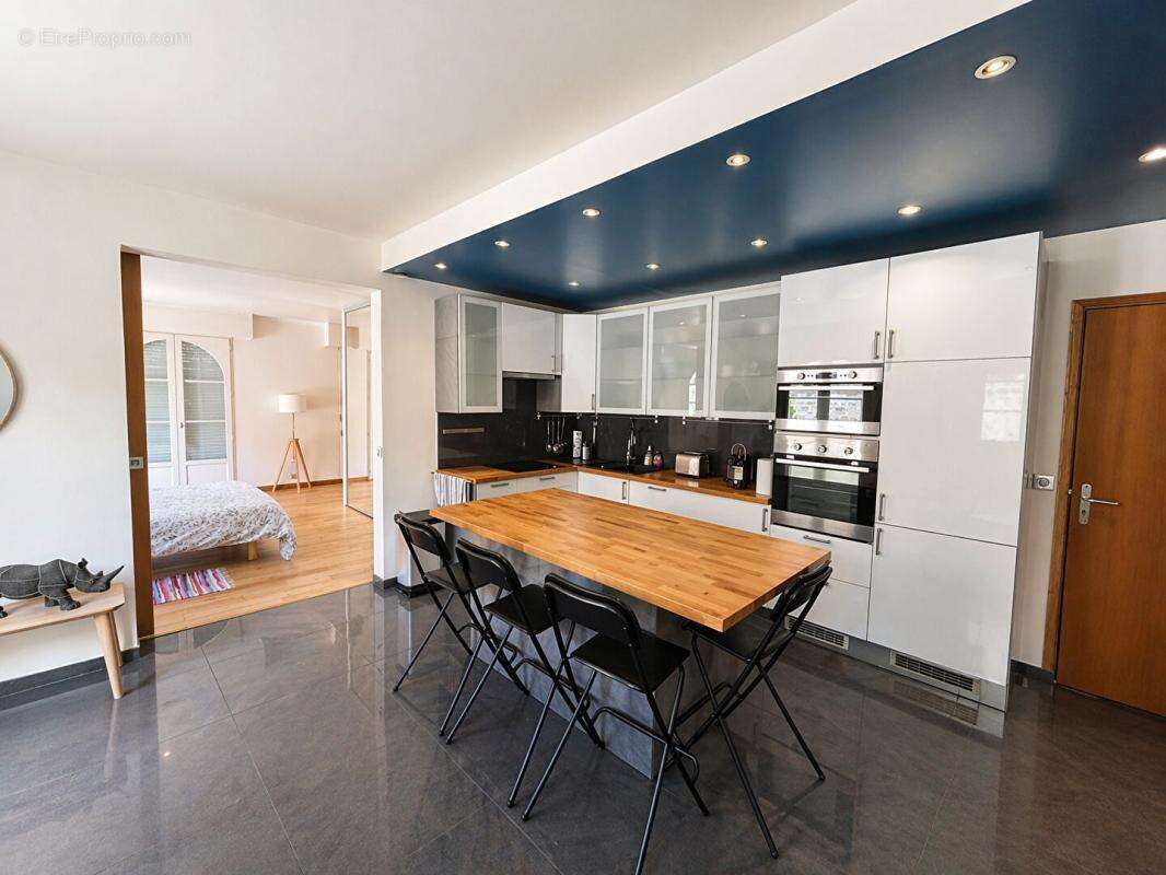 Appartement à LA GARENNE-COLOMBES