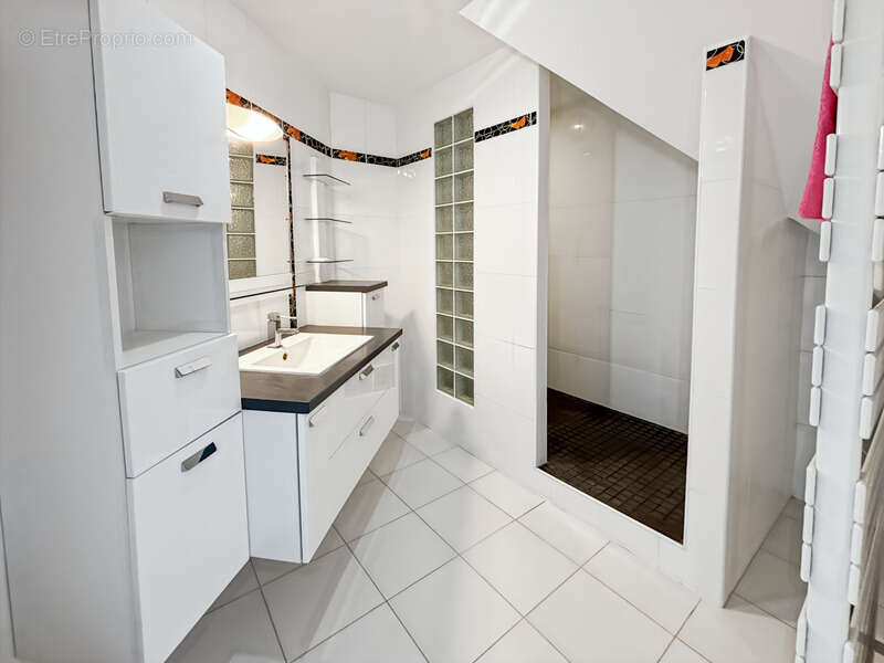 Maison à LE MESNIL-ESNARD