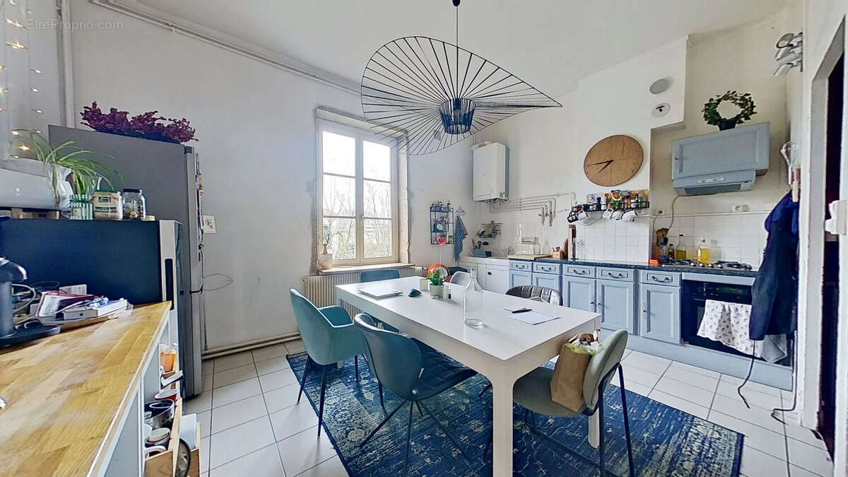 Appartement à LYON-8E