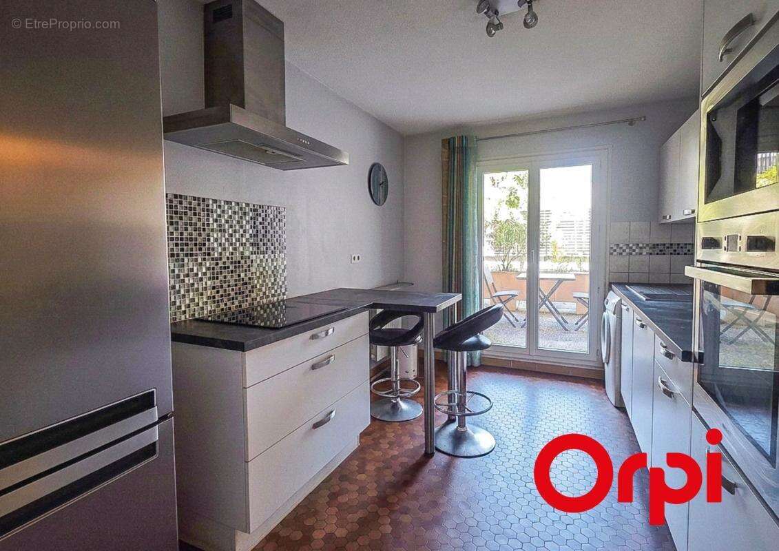Appartement à LYON-8E