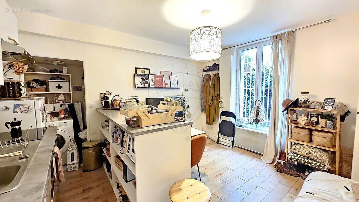 Appartement à PARIS-14E