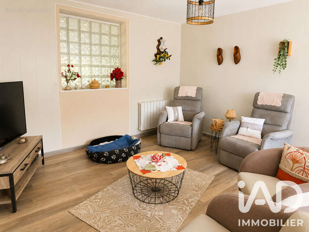Maison 190 m² à Saint-Maximin-La-Sainte-Baume  - photo 6