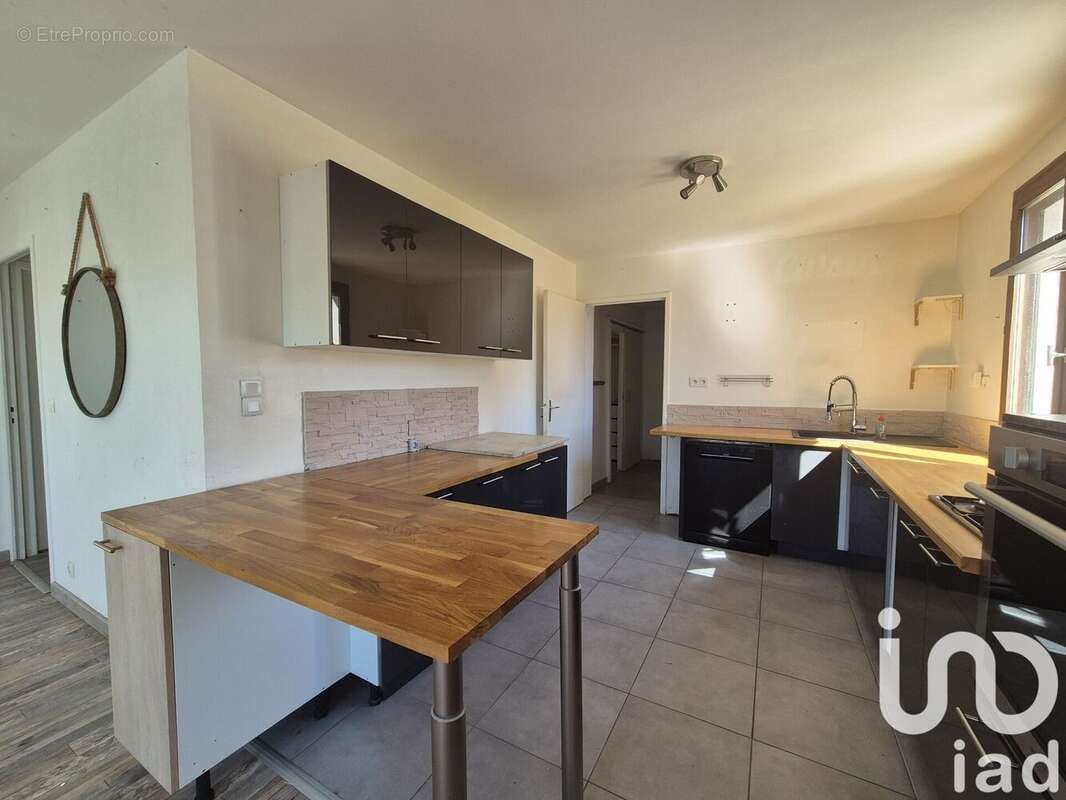 Maison 79 m² à Volx  - photo 3