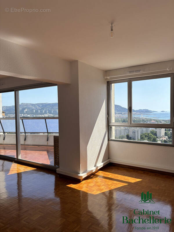 Appartement à MARSEILLE-8E