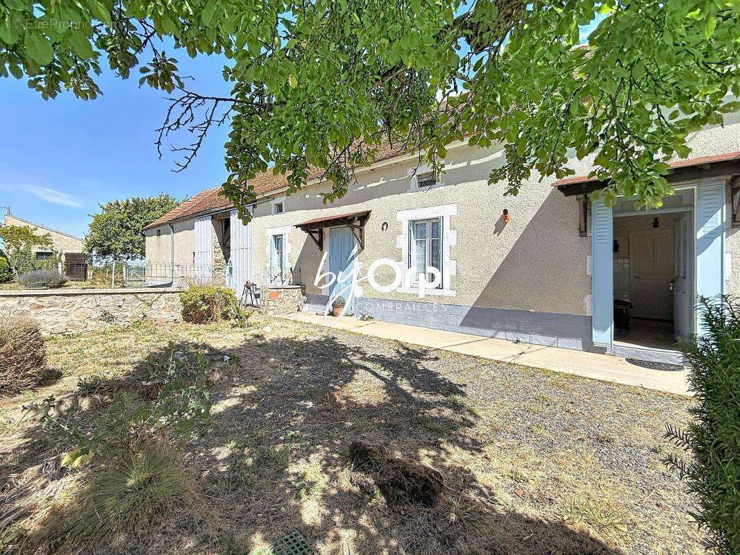 Maison à LOUROUX-DE-BOUBLE
