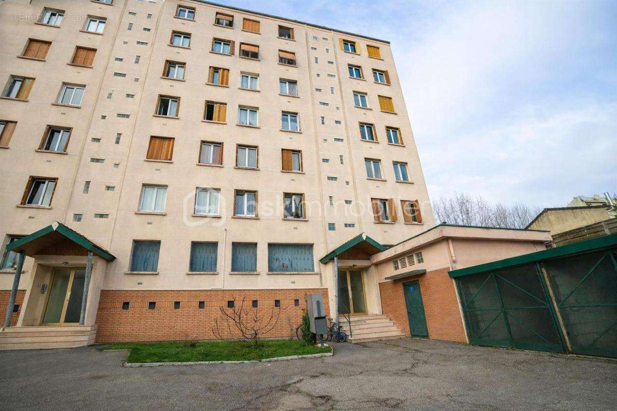 Appartement à LES PAVILLONS-SOUS-BOIS