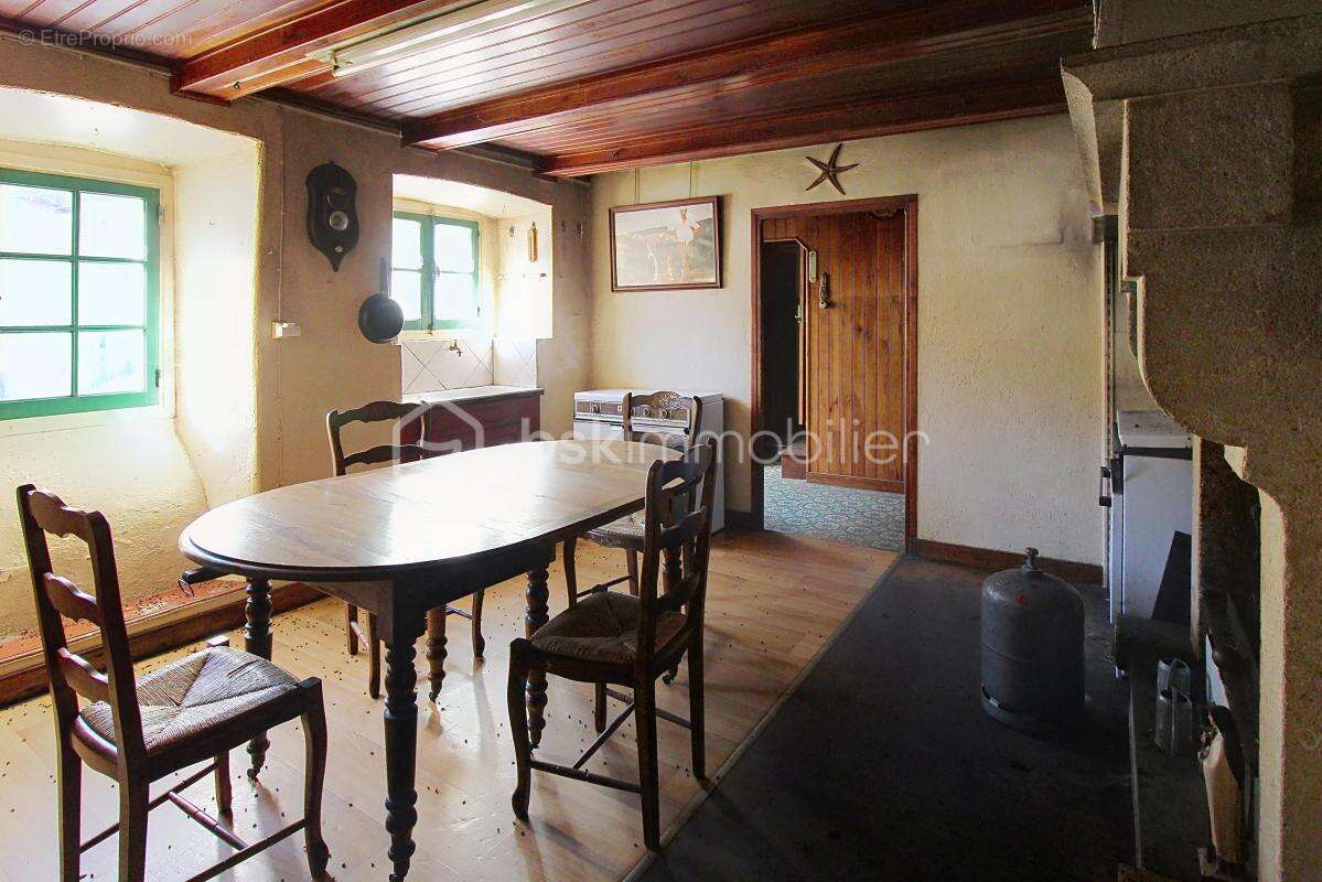 Maison à DOURBIES