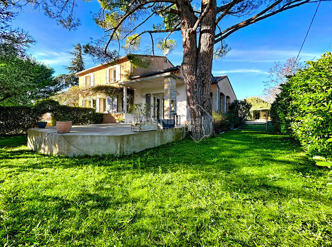 Maison à VALREAS