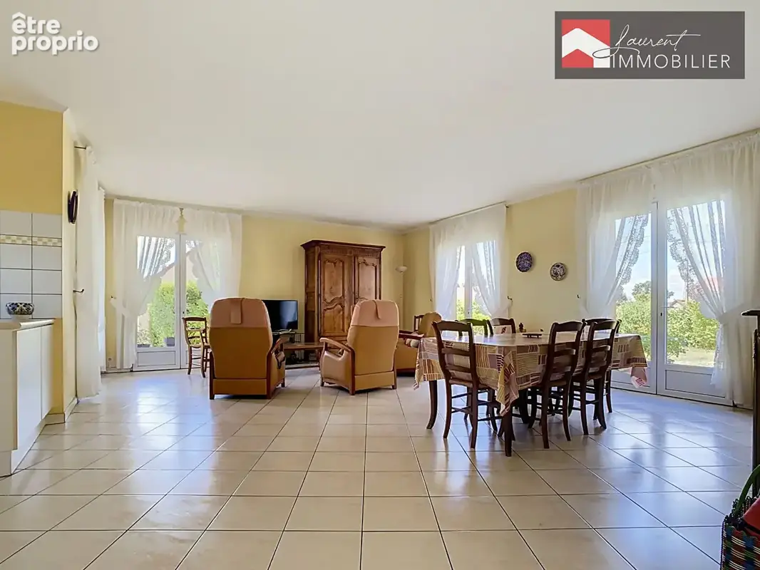 Simandre - Maison de plain-pied de 108 m² avec vaste terrain - photo 2