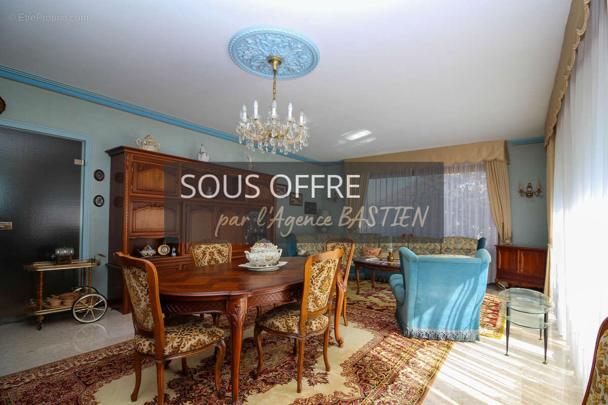 Maison à DIVONNE-LES-BAINS