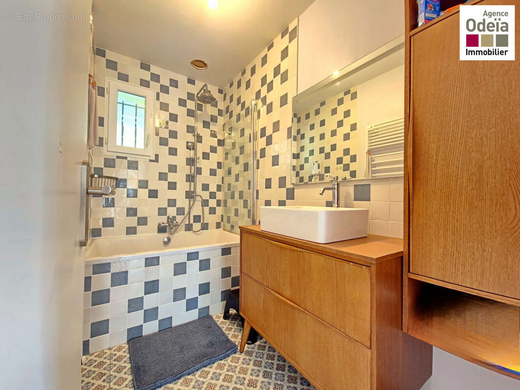 Agence Odeïa Immobilier - Audenge maison T5 avec garage - salle d&#039;eau - Maison à AUDENGE