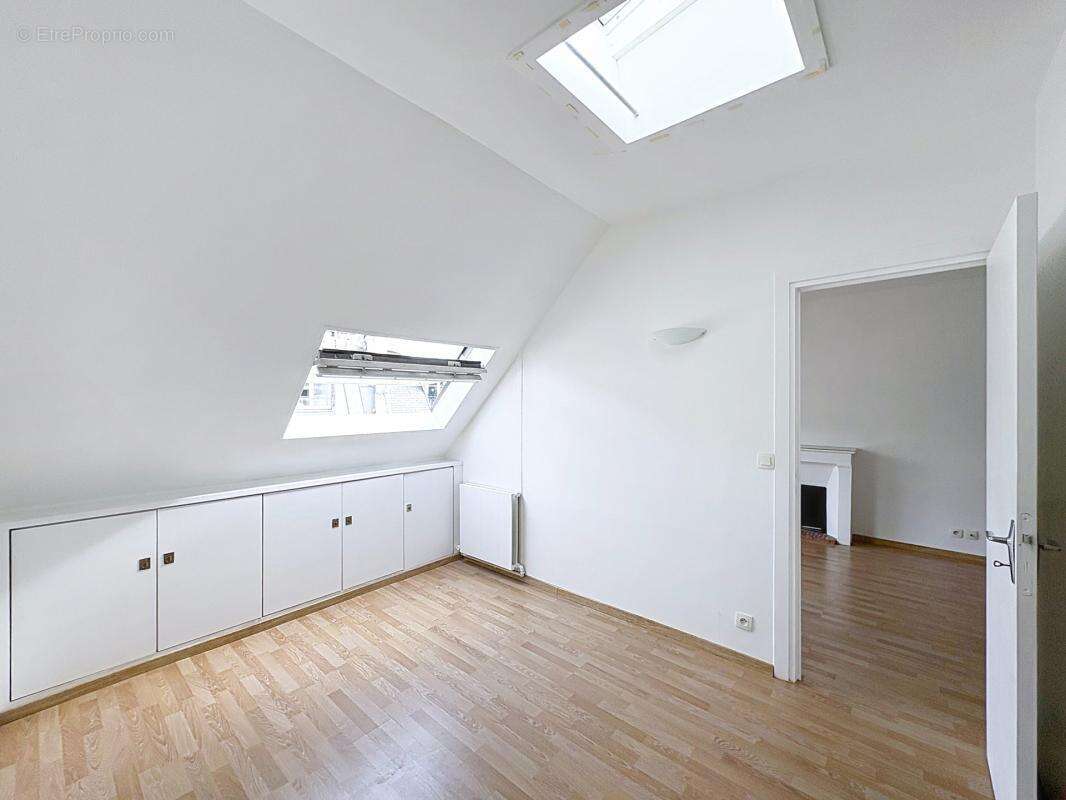 Appartement à PARIS-8E
