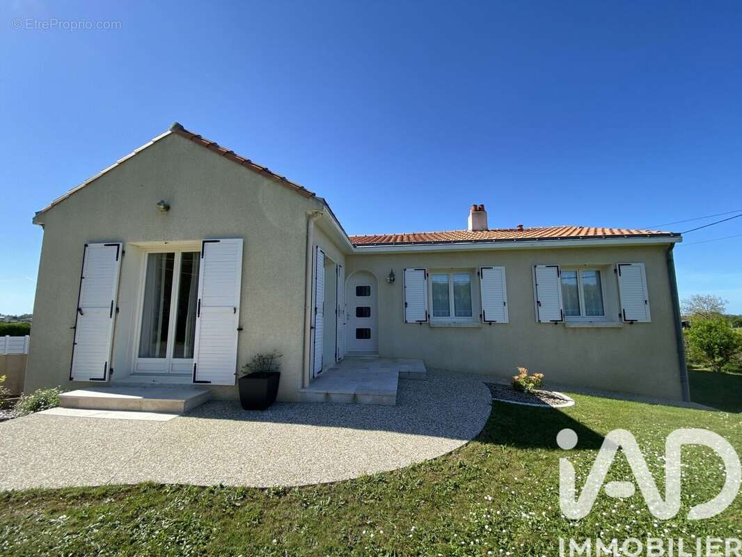 Photo 2 - Maison à SAINT-PAUL-EN-PAREDS