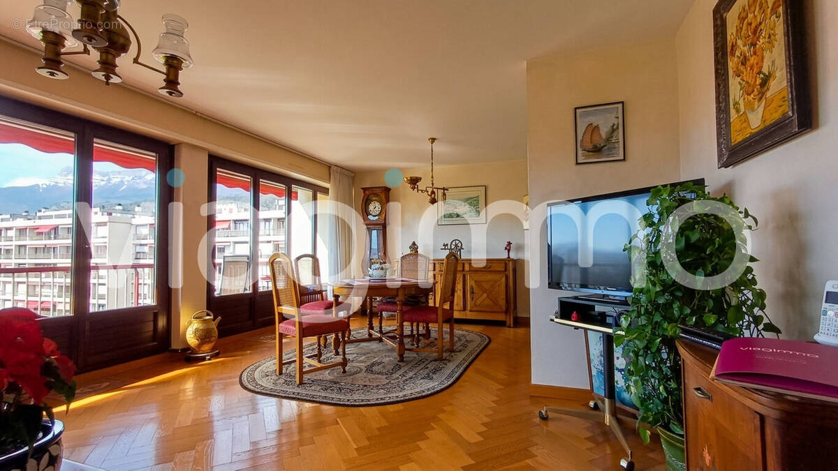 Appartement à ECHIROLLES