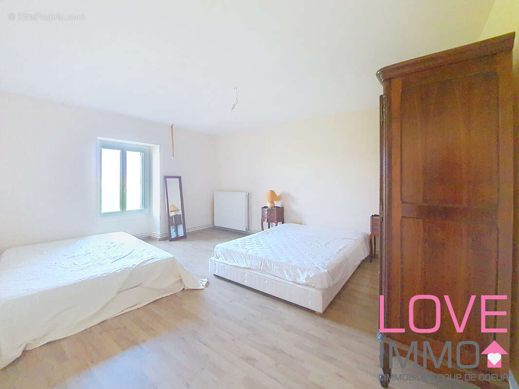 *** SOUS OFFRE ***  ENSEMBLE IMMOBILIER Maison dauphinoise de 179 m2 avec de nombreuses dépendances - photo 9