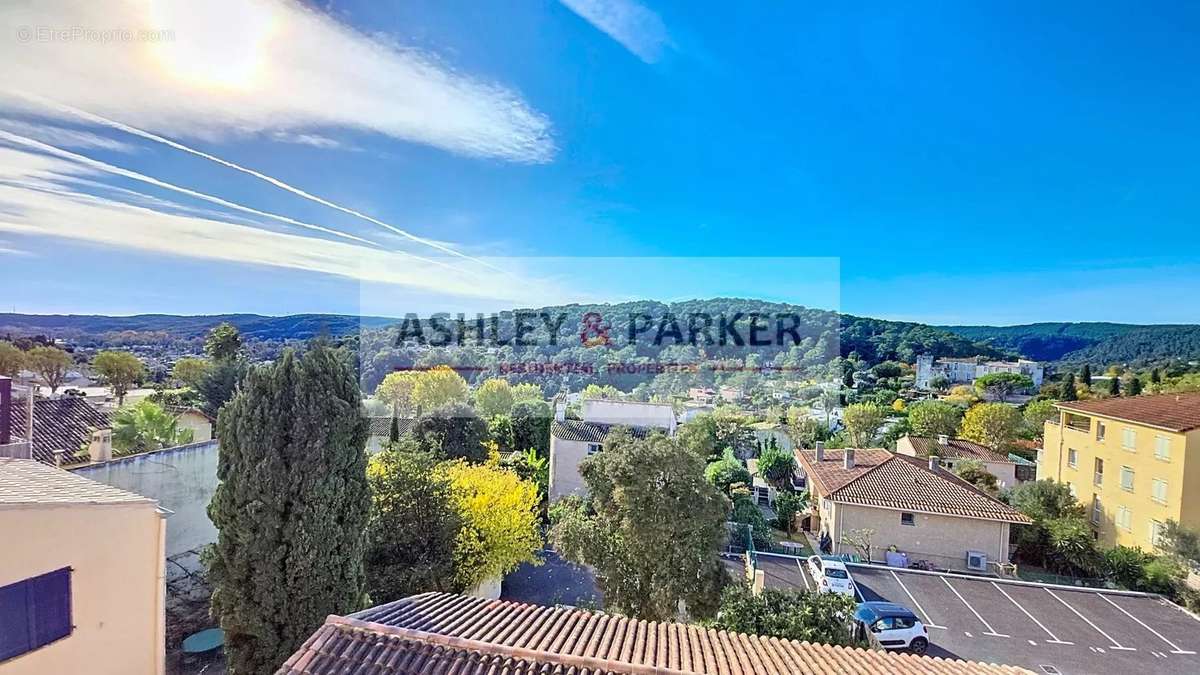Appartement à LA COLLE-SUR-LOUP